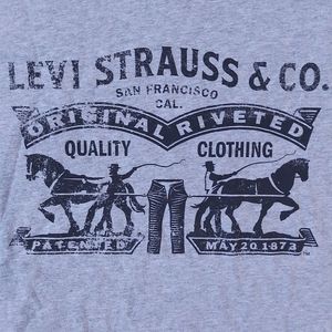 Levi's Graphic Tee